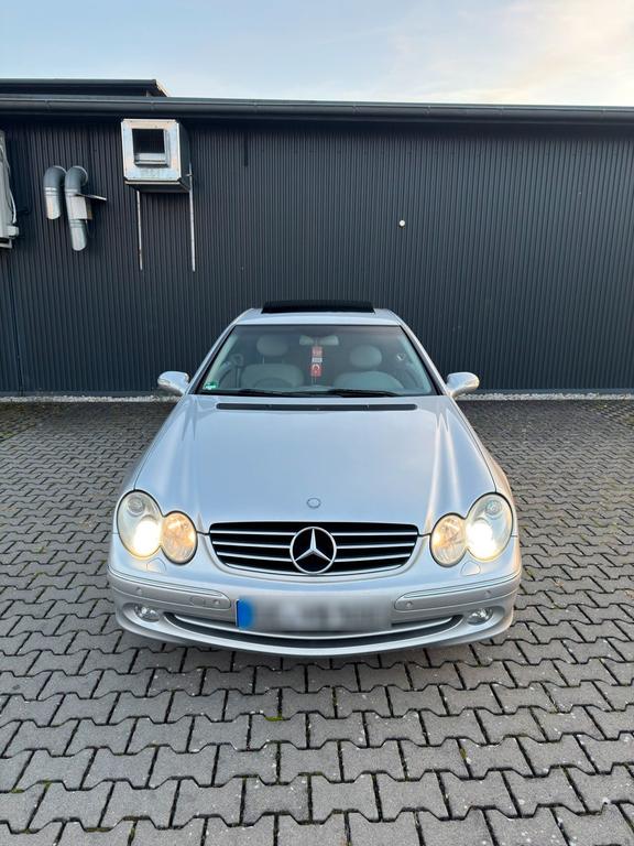 Mercedes-Benz CLK 320