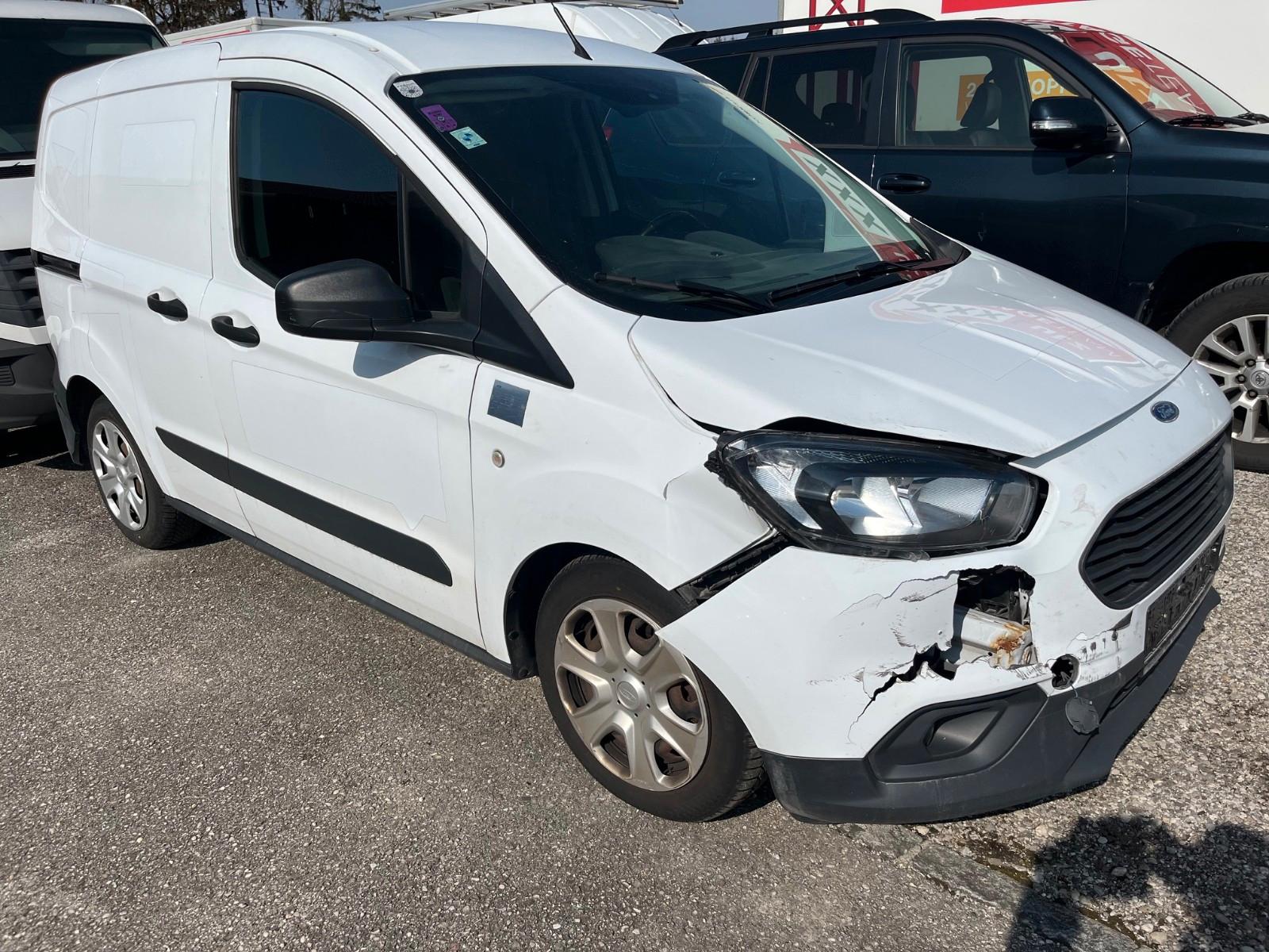 Ford Transit Courier Trend / fahrbereit - beschädigt