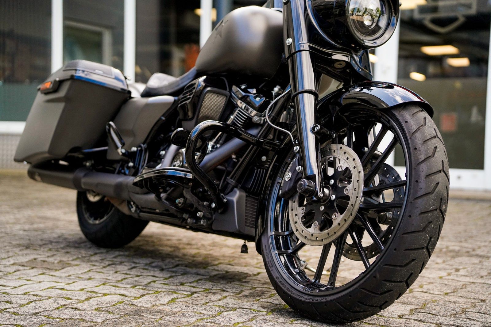 Fahrzeugabbildung Harley-Davidson FLHRXS ROAD KING SPECIAL 107 CUI - JEKILL&HYDE -