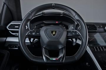 2018 Lamborghini URUS — миниатюра 18