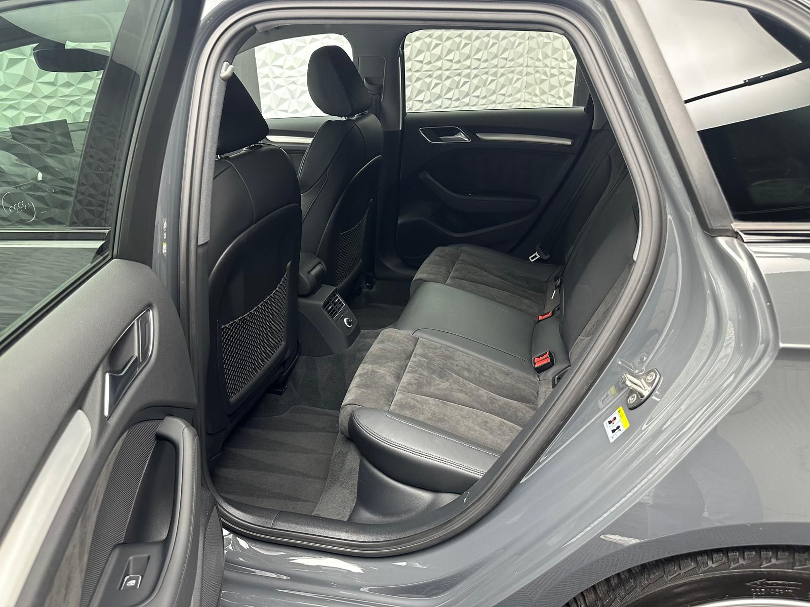Fahrzeugabbildung Audi A3 2.0 TFSI QUATTRO/SPORT/ACC/LED/PANO/PDC/NAV