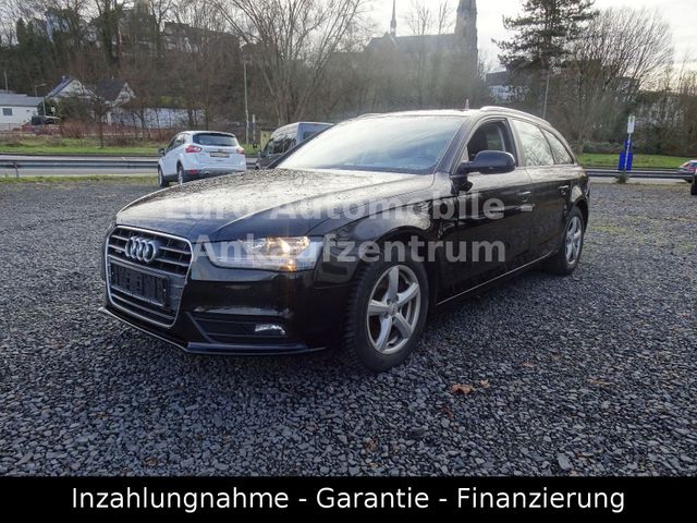 Audi A4 Avant Attraction quattro / 8-Fach / Navi