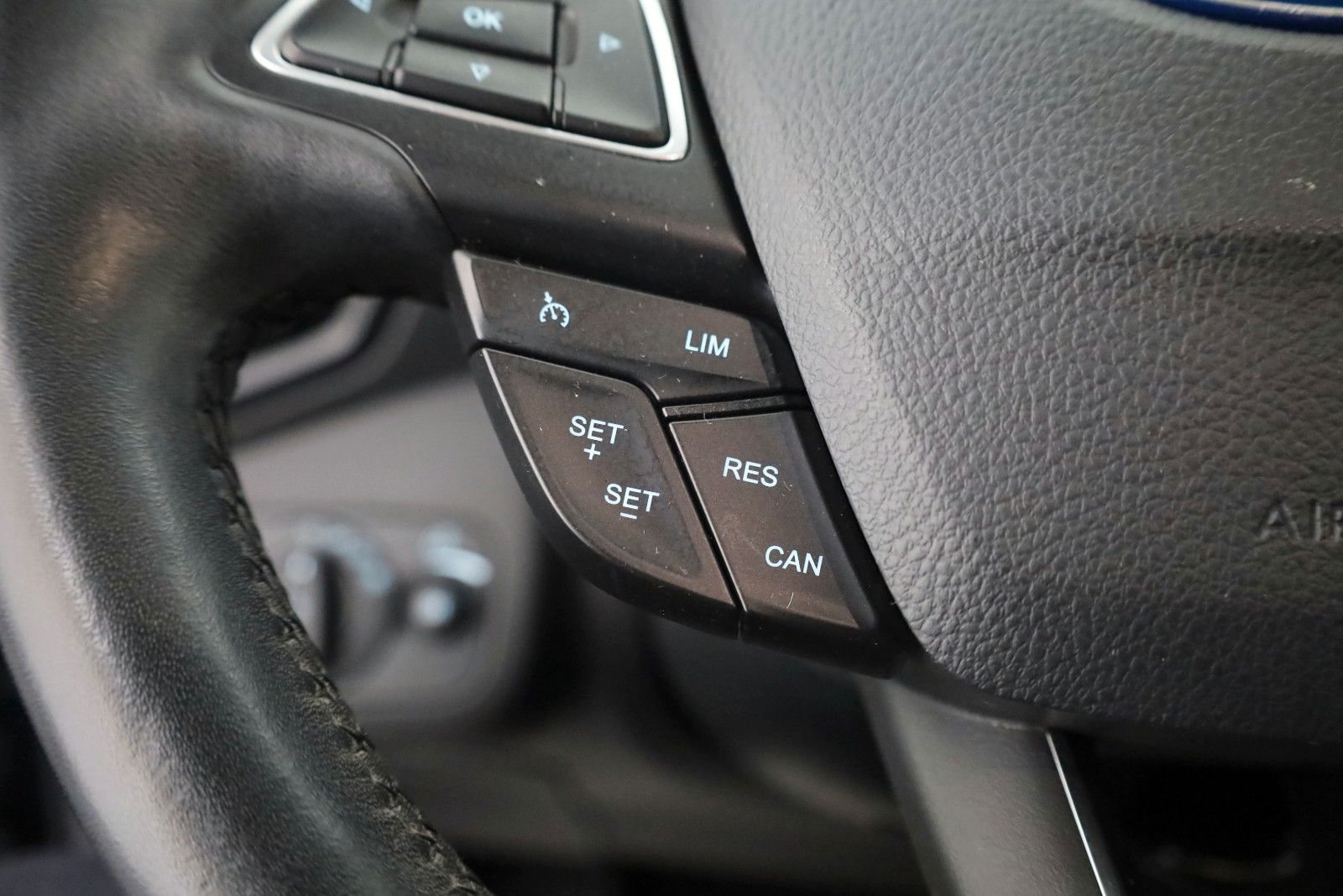 Fahrzeugabbildung Ford Kuga Titanium T.Leder,Navi,Keyless,SH,PDC,AHK