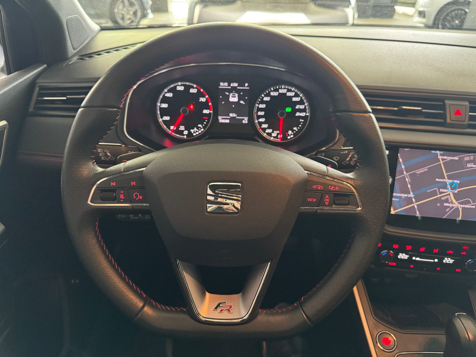 Fahrzeugabbildung SEAT ARONA SPORTPAKET FR-LINE DSG ACC LED BEATS KESSY