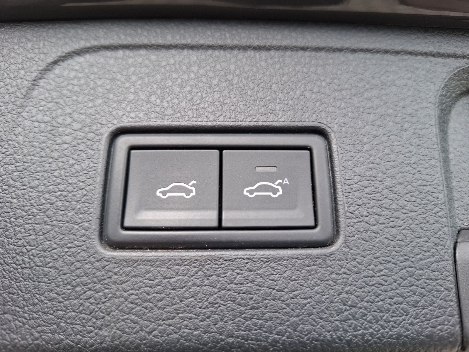 Fahrzeugabbildung Volkswagen Passat Variant GTE Standhzg Matrix AHK Leder ACC