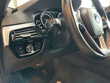 MYAUTOCENTER – Gebraucht- und Jahreswagen mit Werkstattservice in Pfaffenhofen BMW 520 *Navi*ACC*NAVI*LED*KAM*CARPLAY*