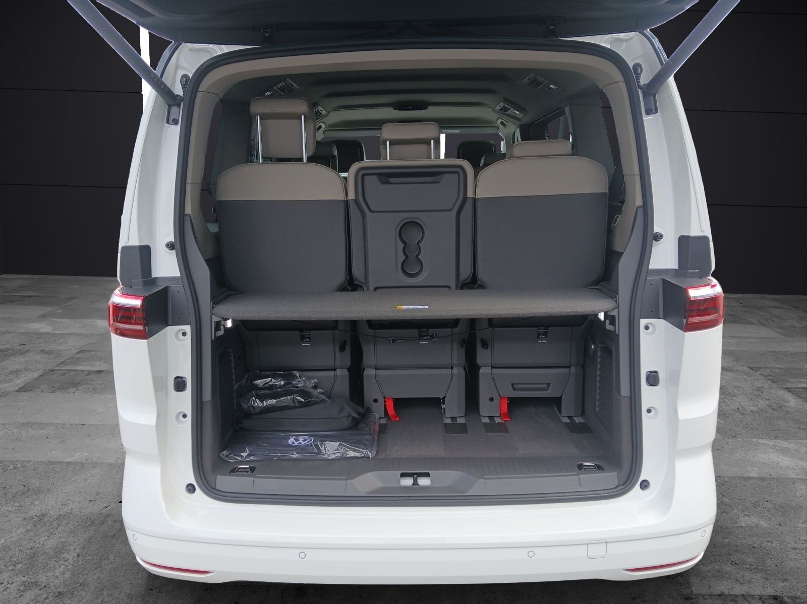 Fahrzeugabbildung Volkswagen T7 Multivan TSI Edition 7- DSG AHK NAVI IQ.LIGHT