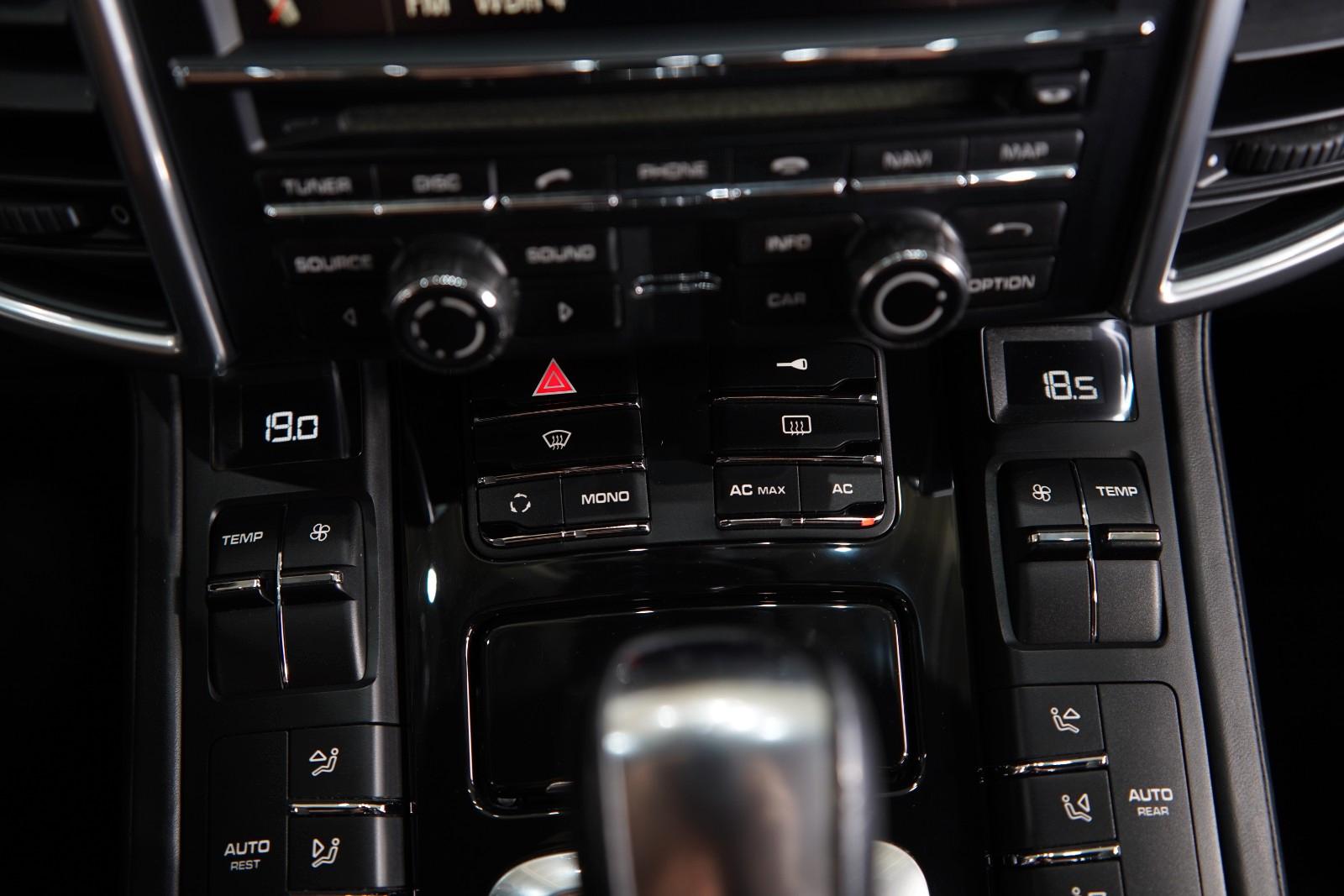 Porsche Cayenne Turbo V8*Navi*Luftfahrwerk*20 Z. Spyder*