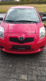 Toyota Yaris 1,3-l-VVT-i Executive Executive - Toyota Yaris Executive mit Benzin-Antrieb