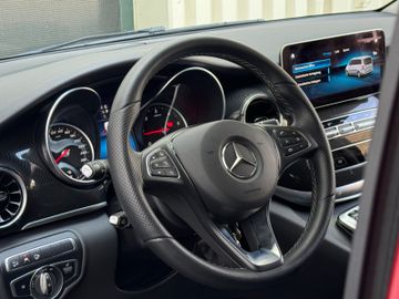 Mercedes V 220 - 8
