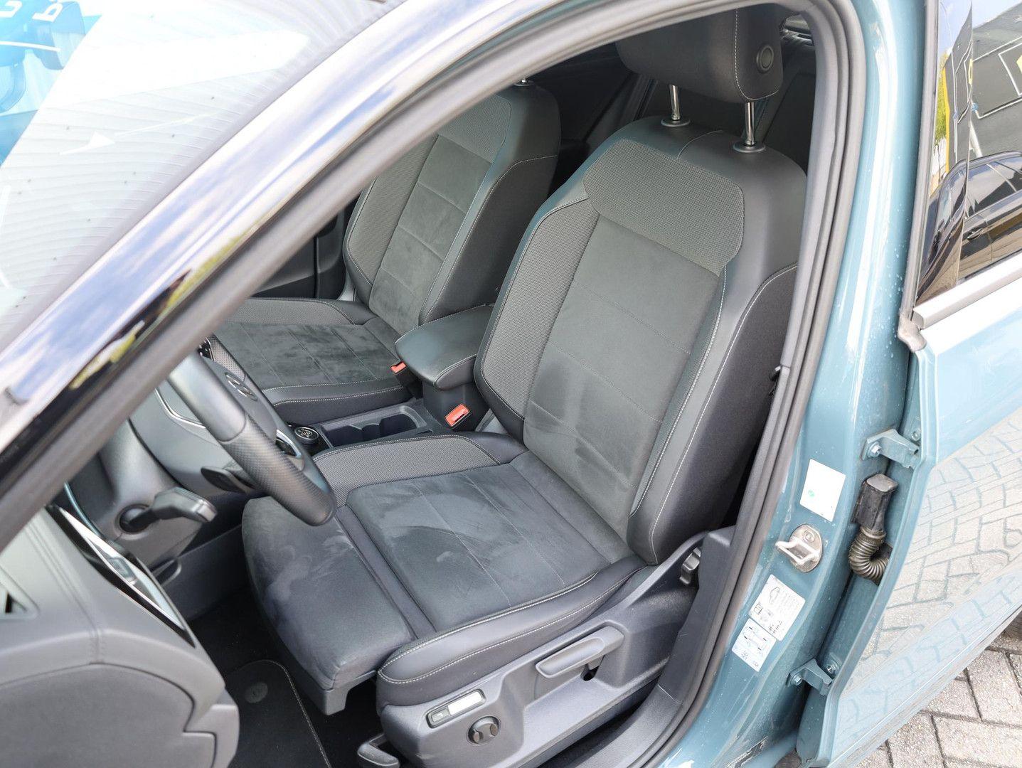 Volkswagen T-Roc R-Line 2.0 TSI 4Motion Panodak Standheiz, миниатюра 7