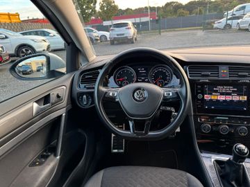 Volkswagen Golf - 2