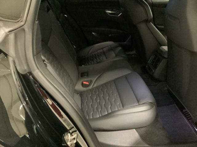 RS e-tron GT ,Headup,Nachtsicht,Allradlenkung,Ma
