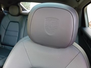 Porsche Cayenne - 12