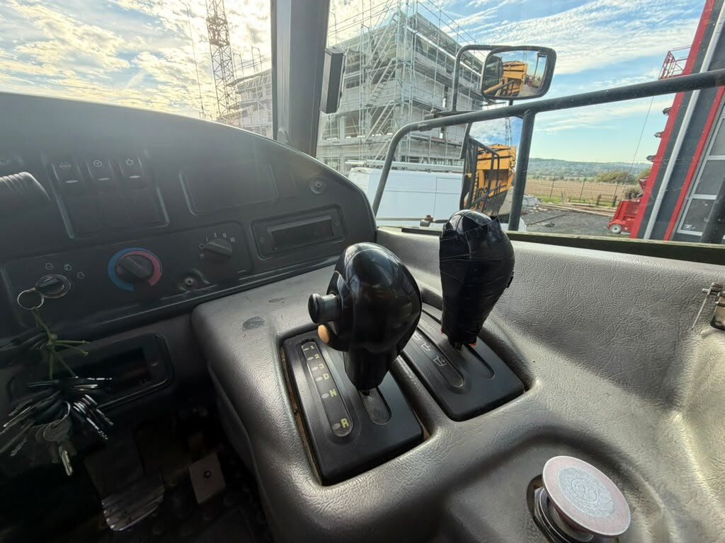 Fahrzeugabbildung CAT 730 6x6 DUMPER / Tunnel Klima/Allrad/Radio
