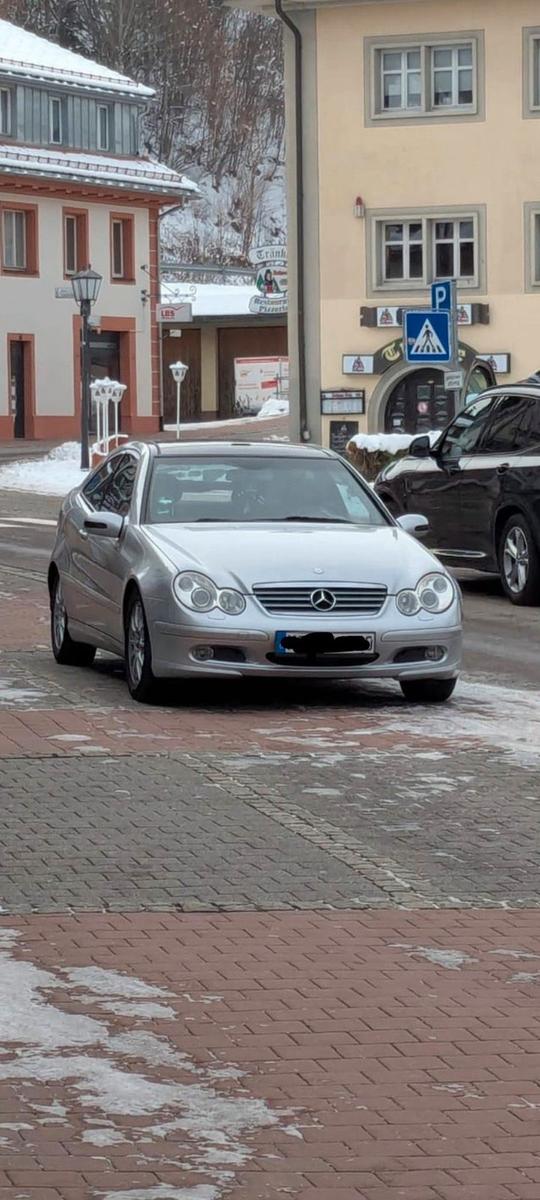 Mercedes-Benz C 230