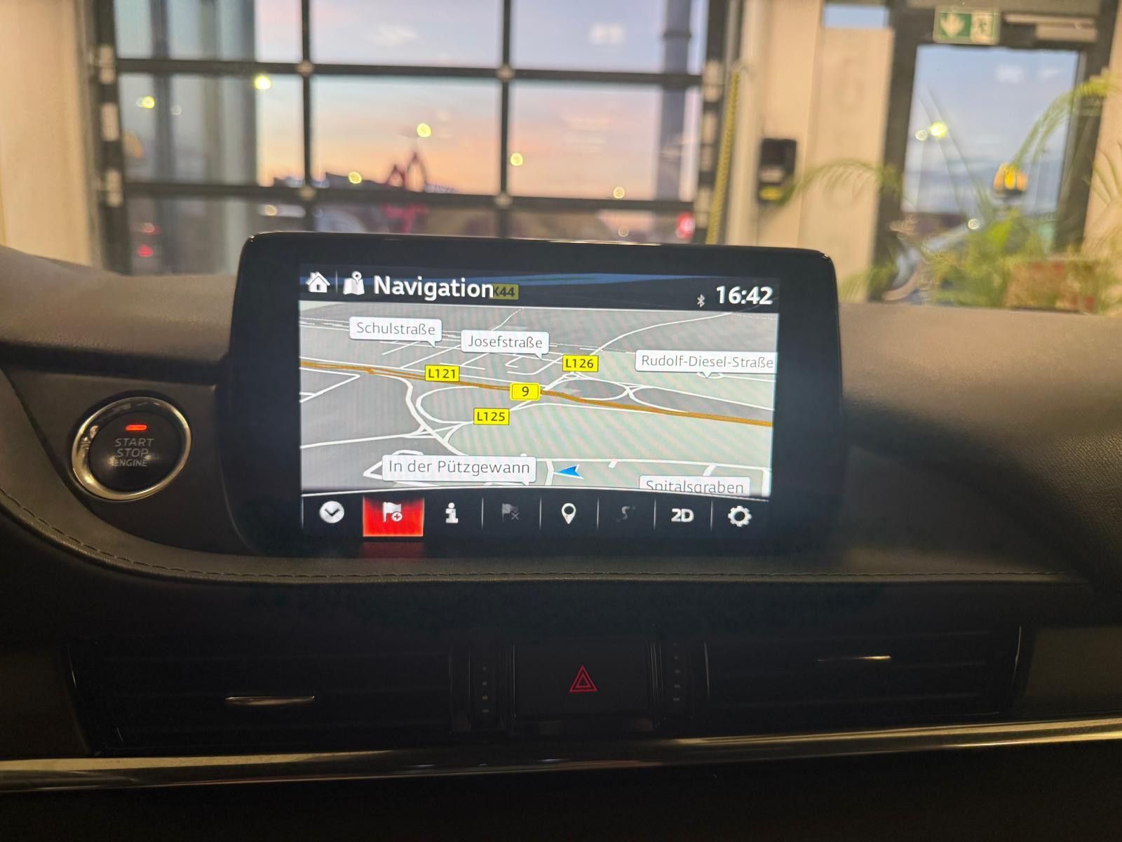 Fahrzeugabbildung Mazda 6 Kombi Sports-Line / LED/NAVI/LEDER/KAMERA