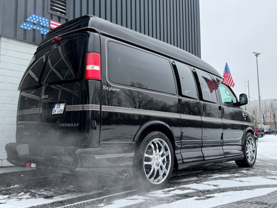 Fahrzeugabbildung Chevrolet Express Chevy Van Explorer Ltd. 70 Tkm 22"