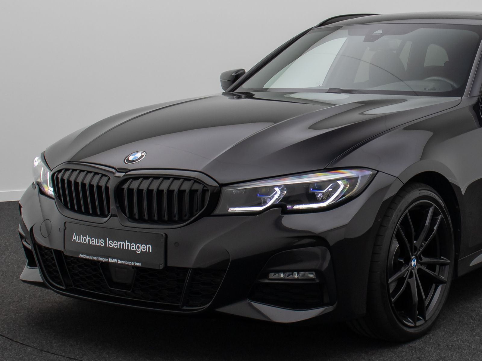 Fahrzeugabbildung BMW 320d xD M Sport Panorama Laser DAB AHK Alarm 19"