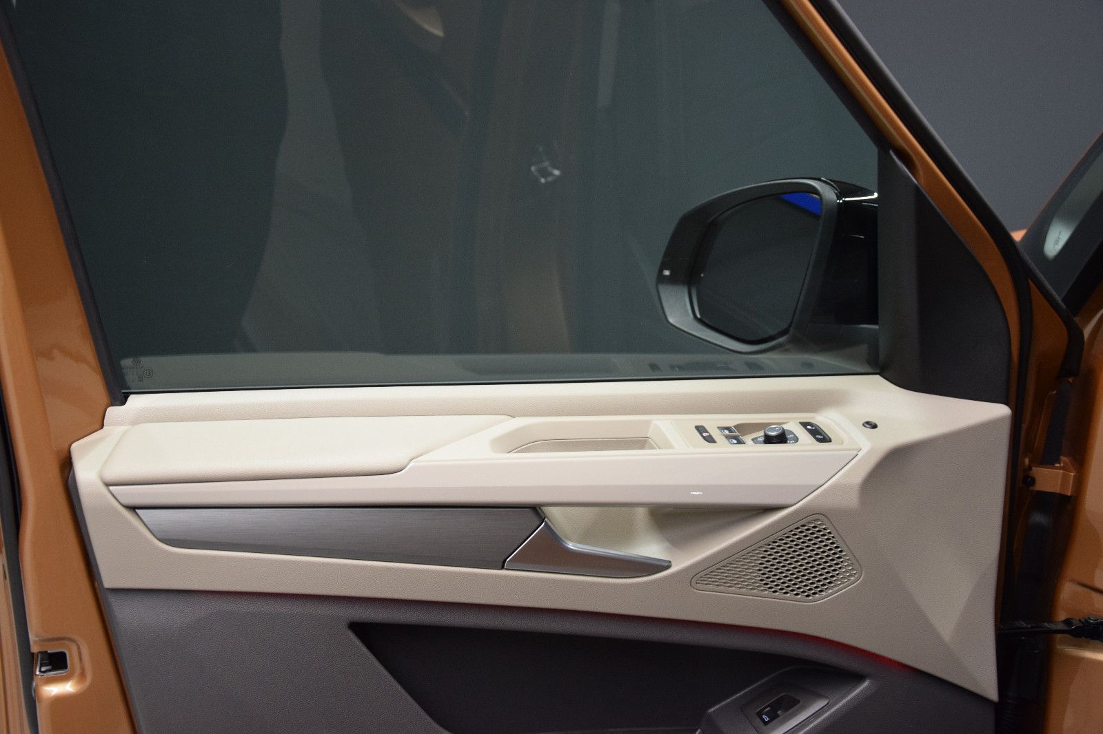 Fahrzeugabbildung Volkswagen T7 Multivan Style Lang Pano HuD h&k Memory AHK