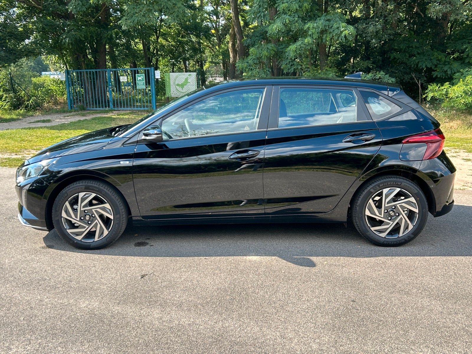 Fahrzeugabbildung Hyundai i20 1.0 T-GDI 48V Trend *Navi*CarPlay*RFKamera*