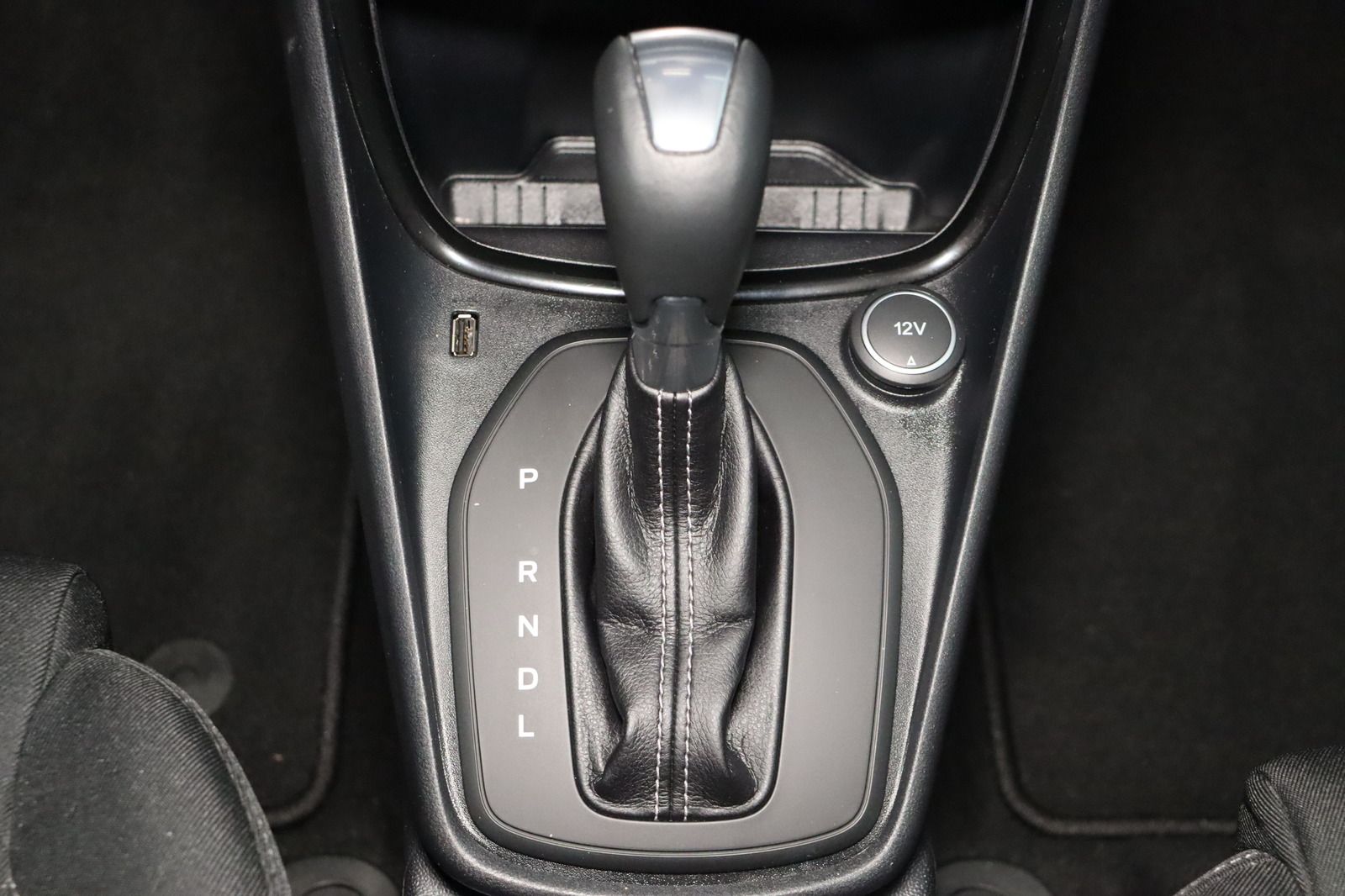 Fahrzeugabbildung Ford Puma 1.0 Eco Boost DCT Titanium