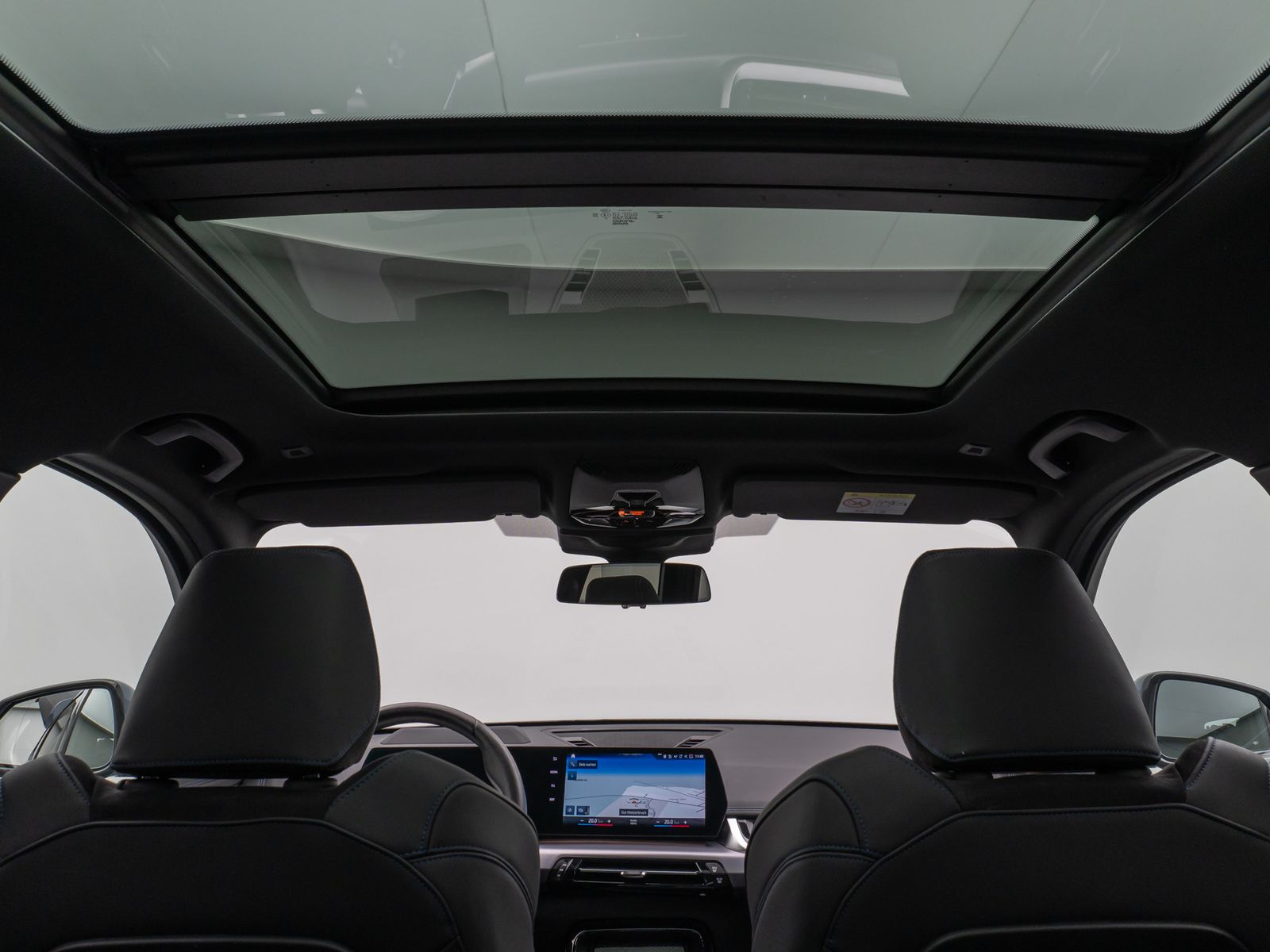 Fahrzeugabbildung BMW iX1 xD30 M Sport Panoram 360°HUD DAB AHK Komfort
