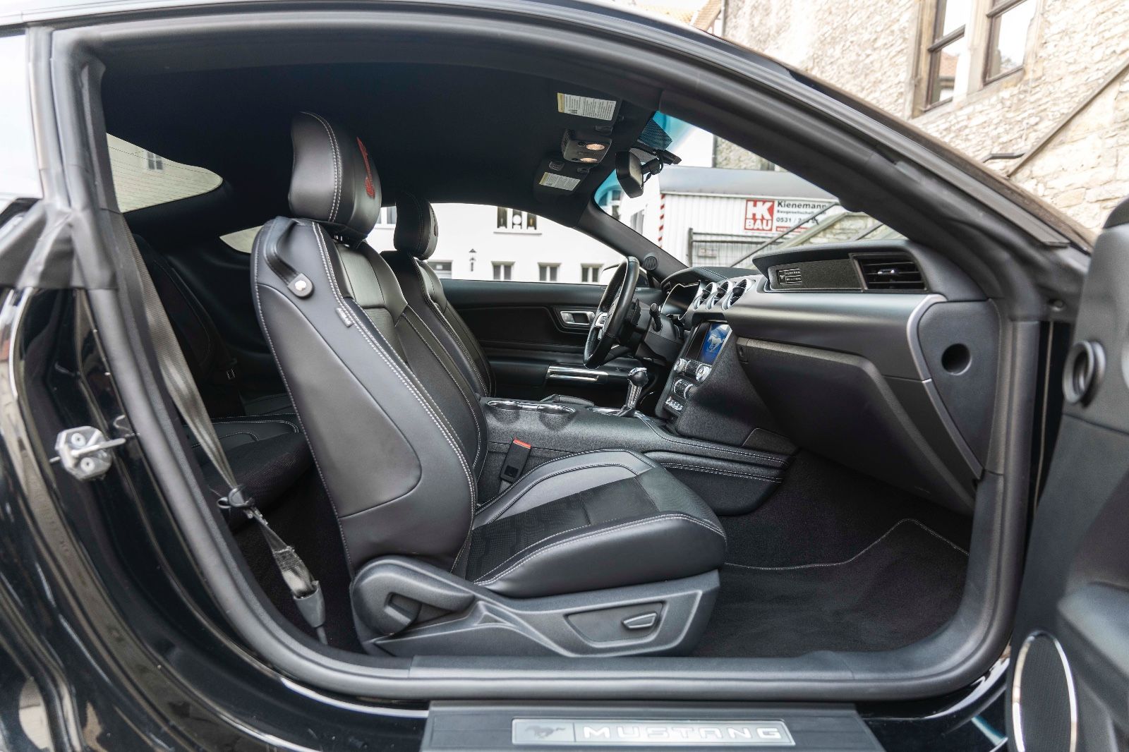 Fahrzeugabbildung Ford Mustang GT 5.0L KAM LED TOTW SHZ/K AUTO LEDER