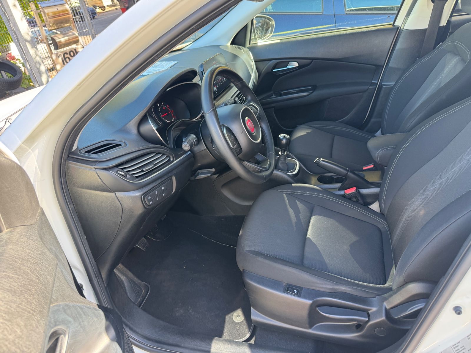 Fahrzeugabbildung Fiat Tipo Mirror 1.6  Navi+Kamera