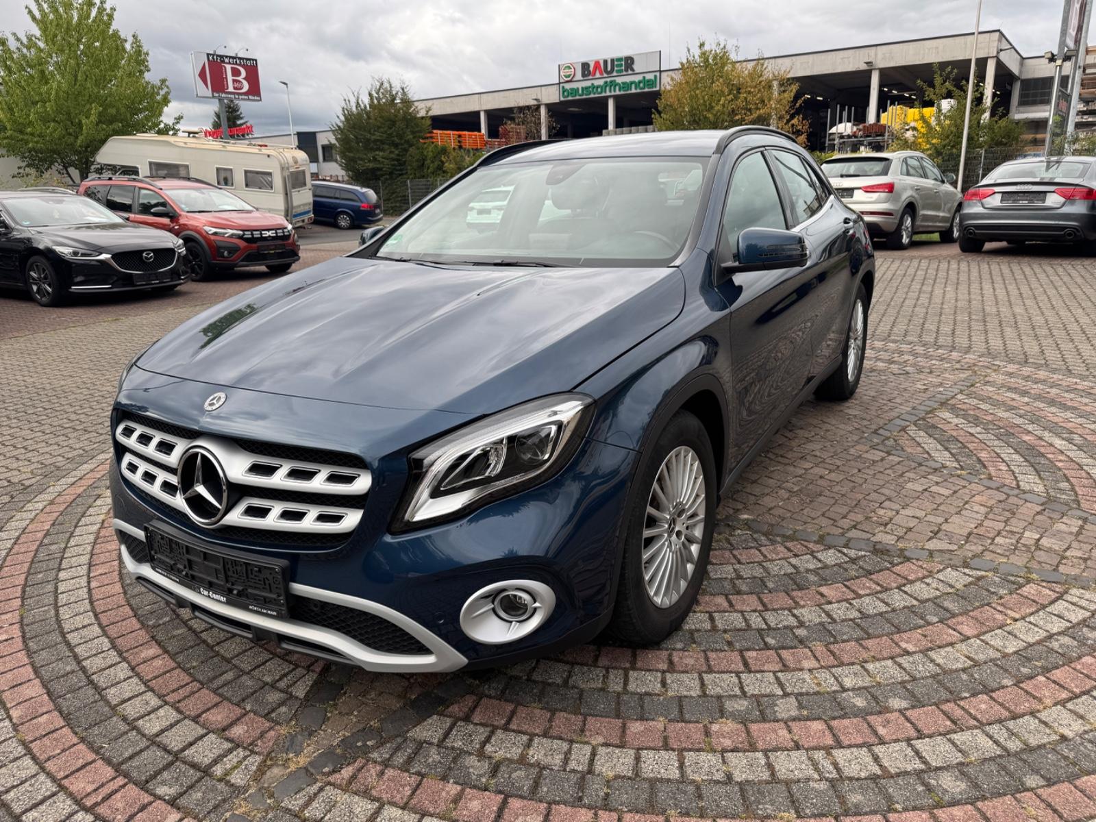 Mercedes-Benz GLA 200 CDI Navi,LED,Kamera,Teilleder,SHZ,AHK,