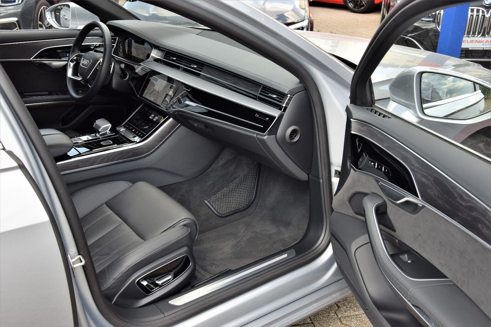 Fahrzeugabbildung Audi A8 Lang 55 TFSI quattro 3x TV ACC Standh.Matrix