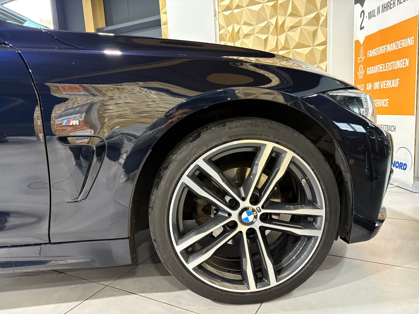 Fahrzeugabbildung BMW 420 i Gran Coupe xDrive M-Paket/HEAD-UP/MEMORY/