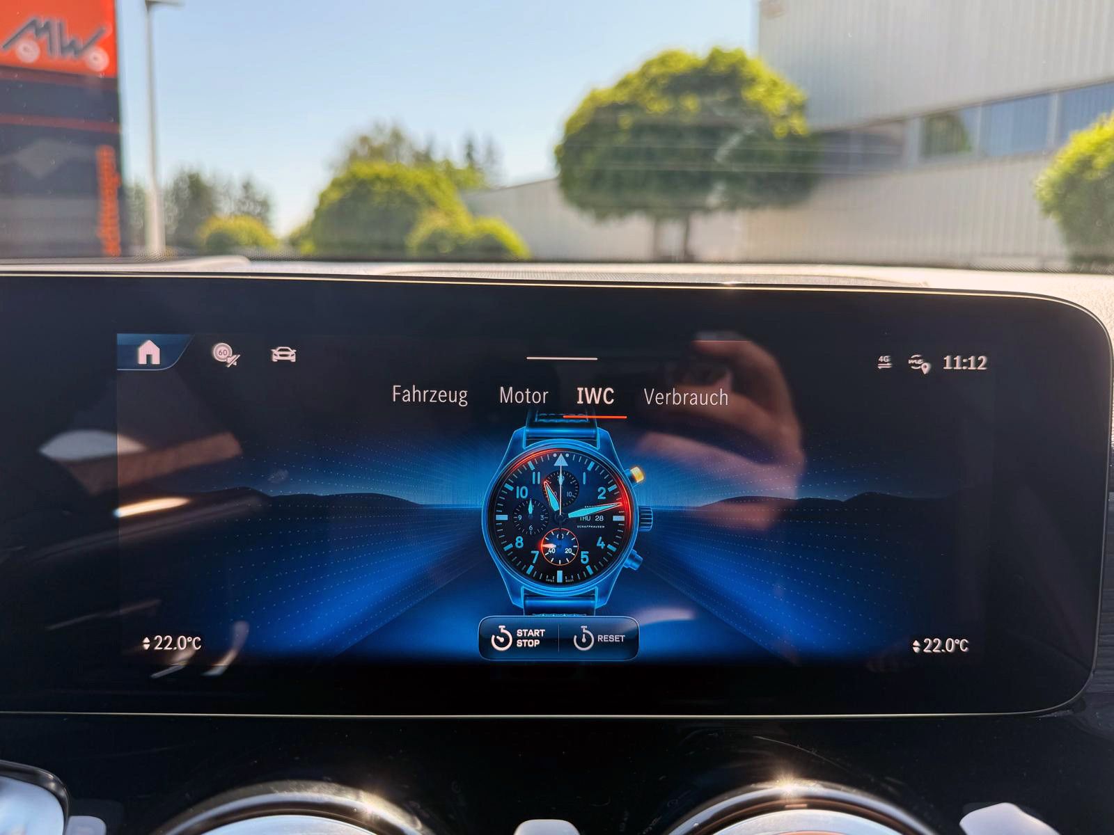 Fahrzeugabbildung Mercedes-Benz GLB35 AMG 4Matic ACC 360° HUD PANO BURMESTER LED