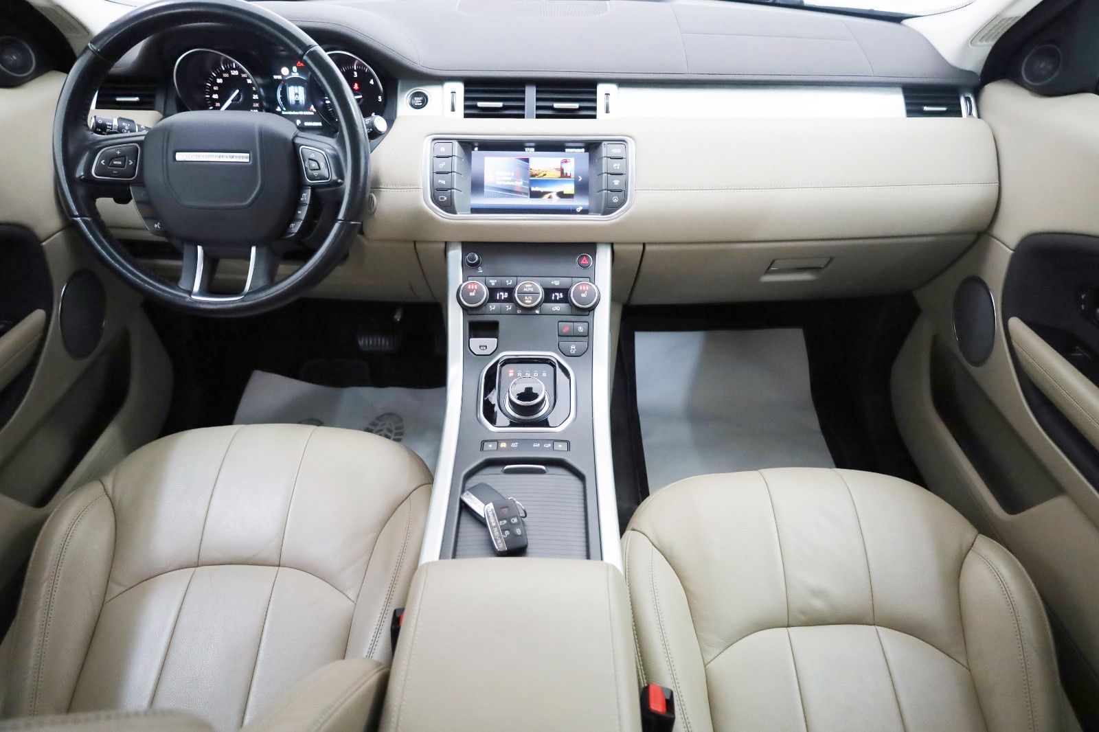 Fahrzeugabbildung Land Rover Range Rover Evoque AWD Automatik,Leder,Navi,SHZ