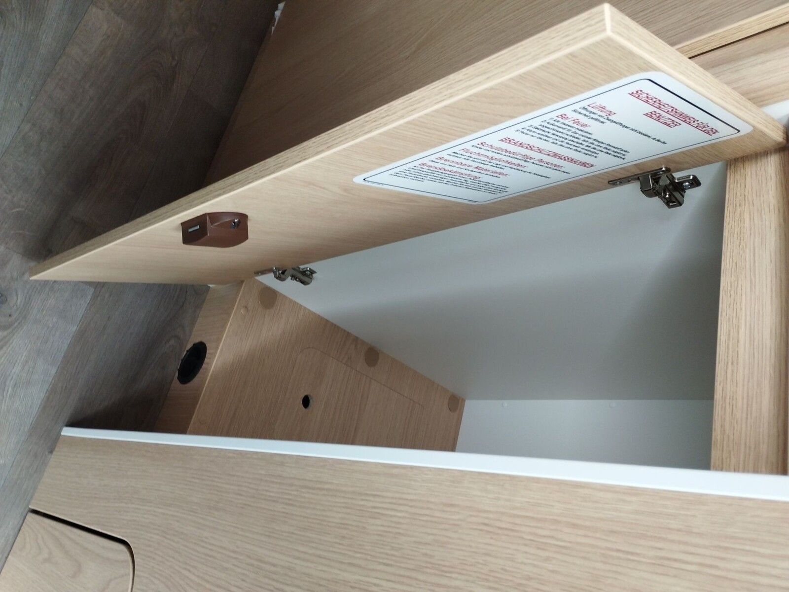 Fahrzeugabbildung Sunlight Adventure Cliff 600 Automatik, Dörr Edition, LTE