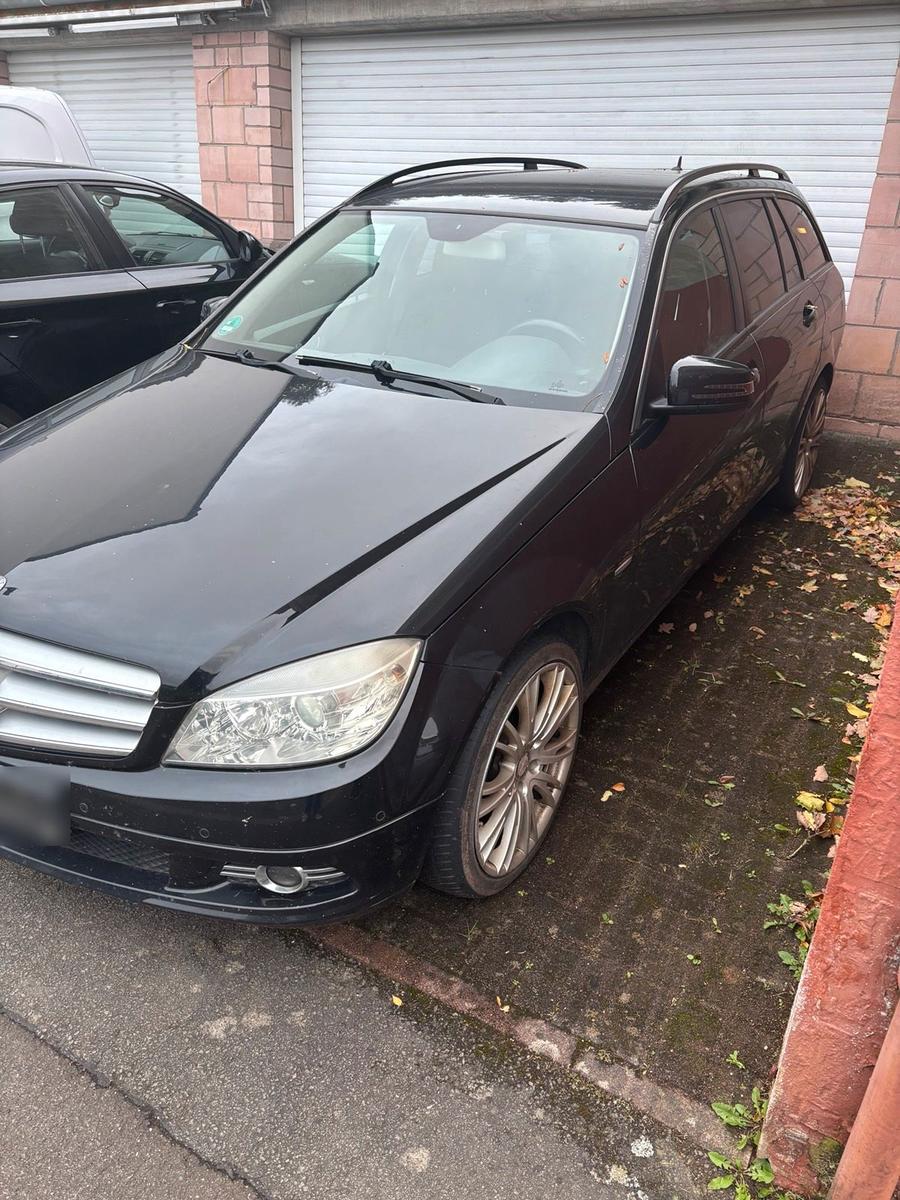 Mercedes-Benz C200 2010 — rear view
