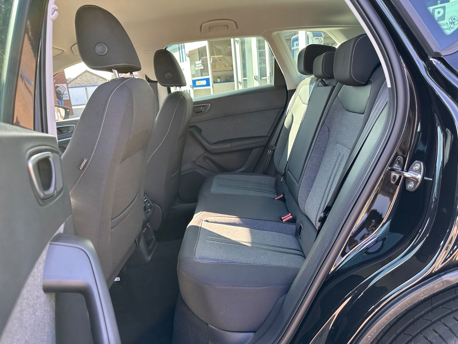 Fahrzeugabbildung SEAT Ateca 1.5 TSI Style DSG AHK/Navi/ACC/LED/SHZ/APP