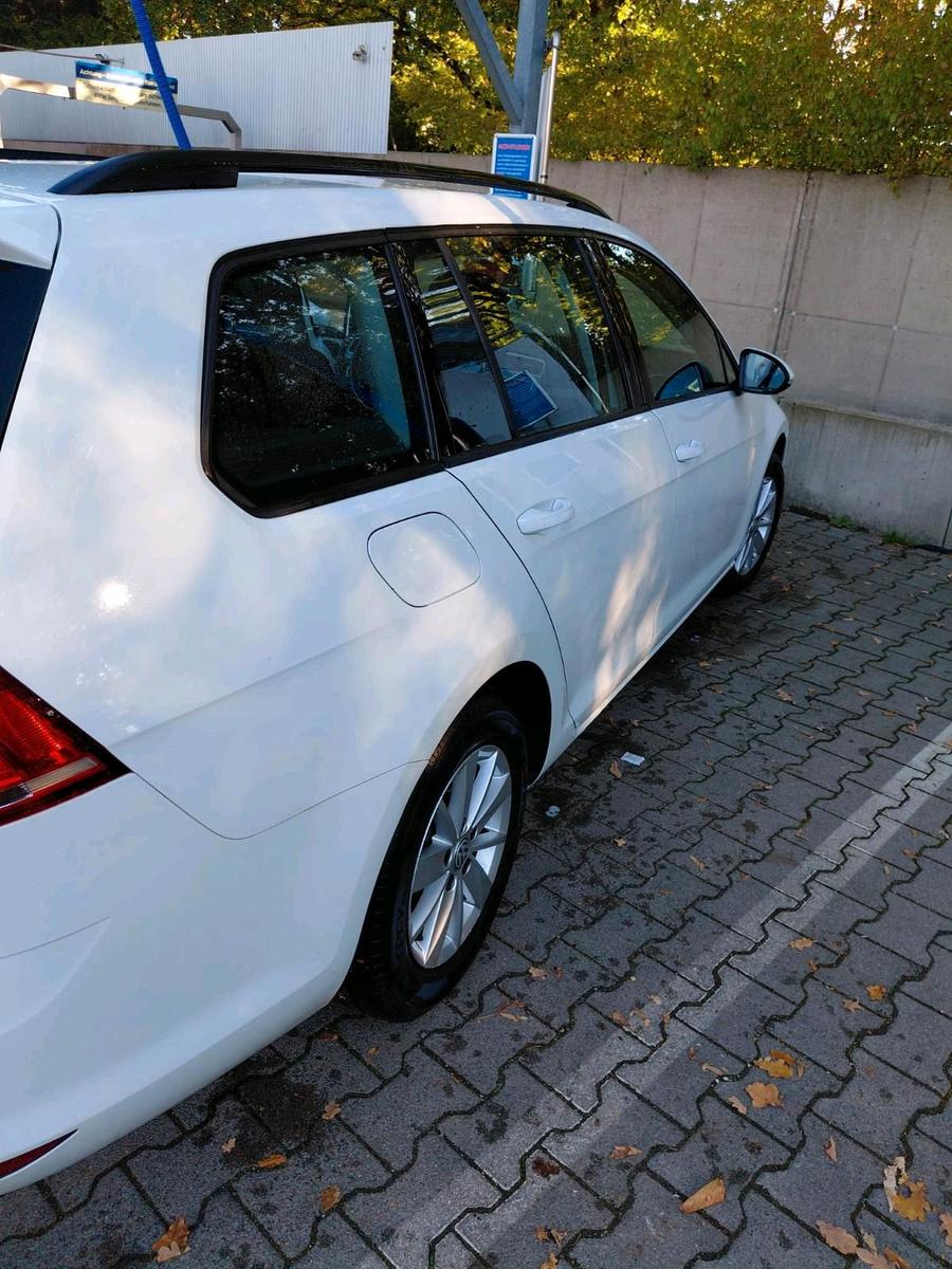 Volkswagen Golf 2015 — двигун 105 HP (77kW)