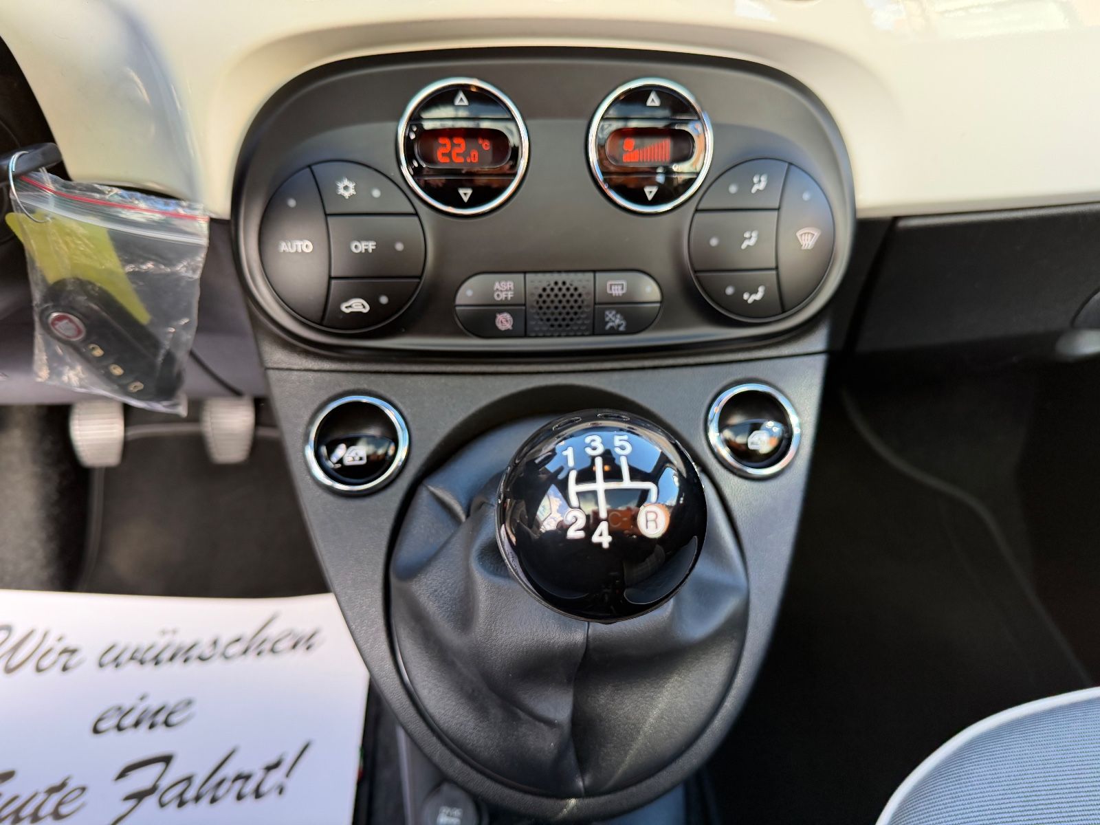 Fahrzeugabbildung Fiat 500 Lounge APPLE CAR PLAY PDC PANORAMA