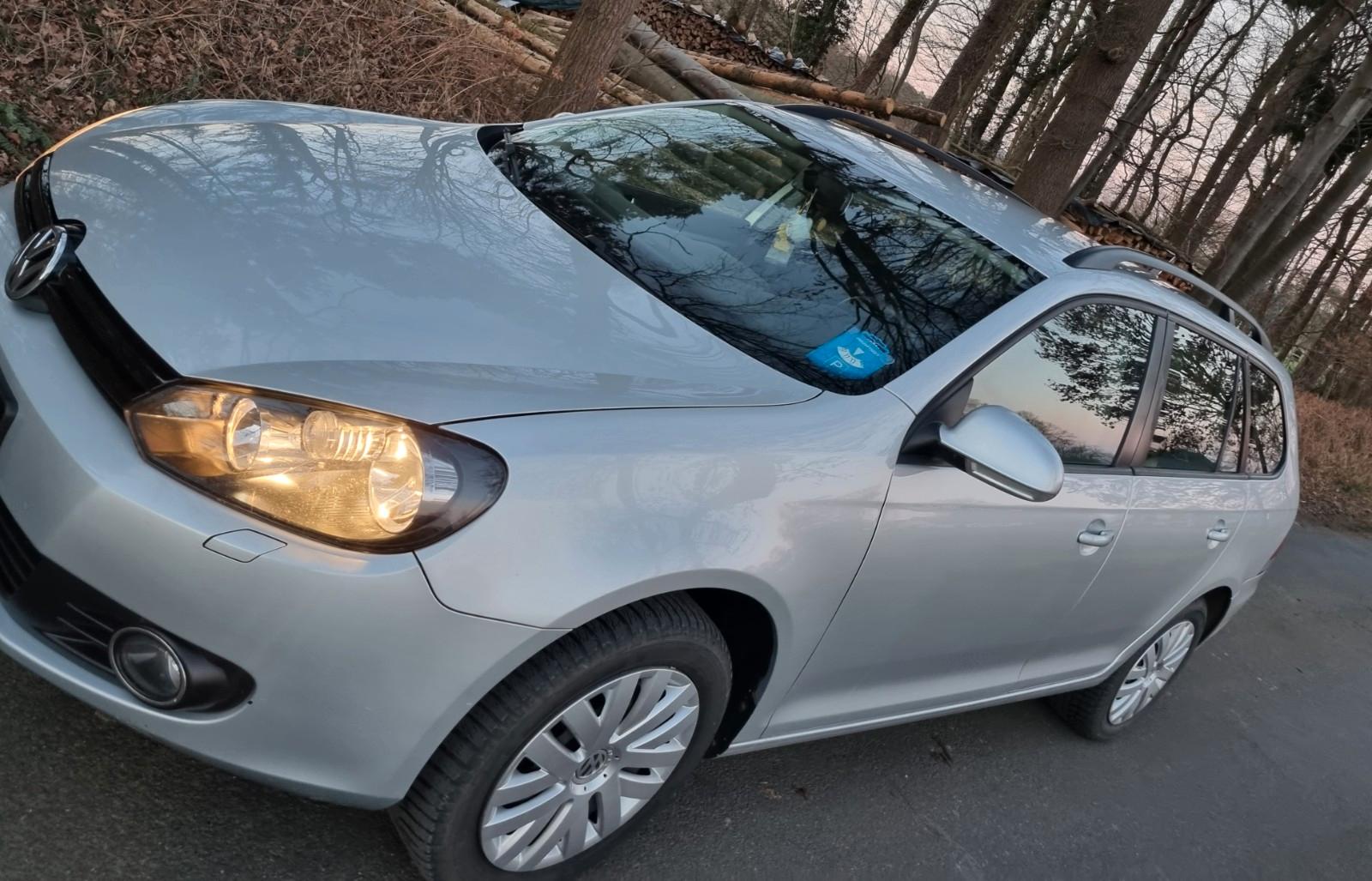 Volkswagen Golf 2011 — вигляд ззаду
