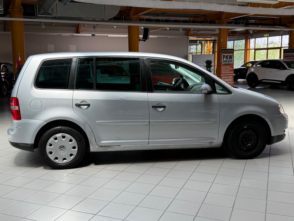 VW Touran Conceptline|7-Sitzer|SHZ|PDC|Klimaanlage VW Touran Conceptline|7-Sitzer|SHZ|PDC|Klimaanlage