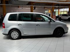 VW Touran Conceptline|7-Sitzer|SHZ|PDC|Klimaanlage VW Touran Conceptline|7-Sitzer|SHZ|PDC|Klimaanlage