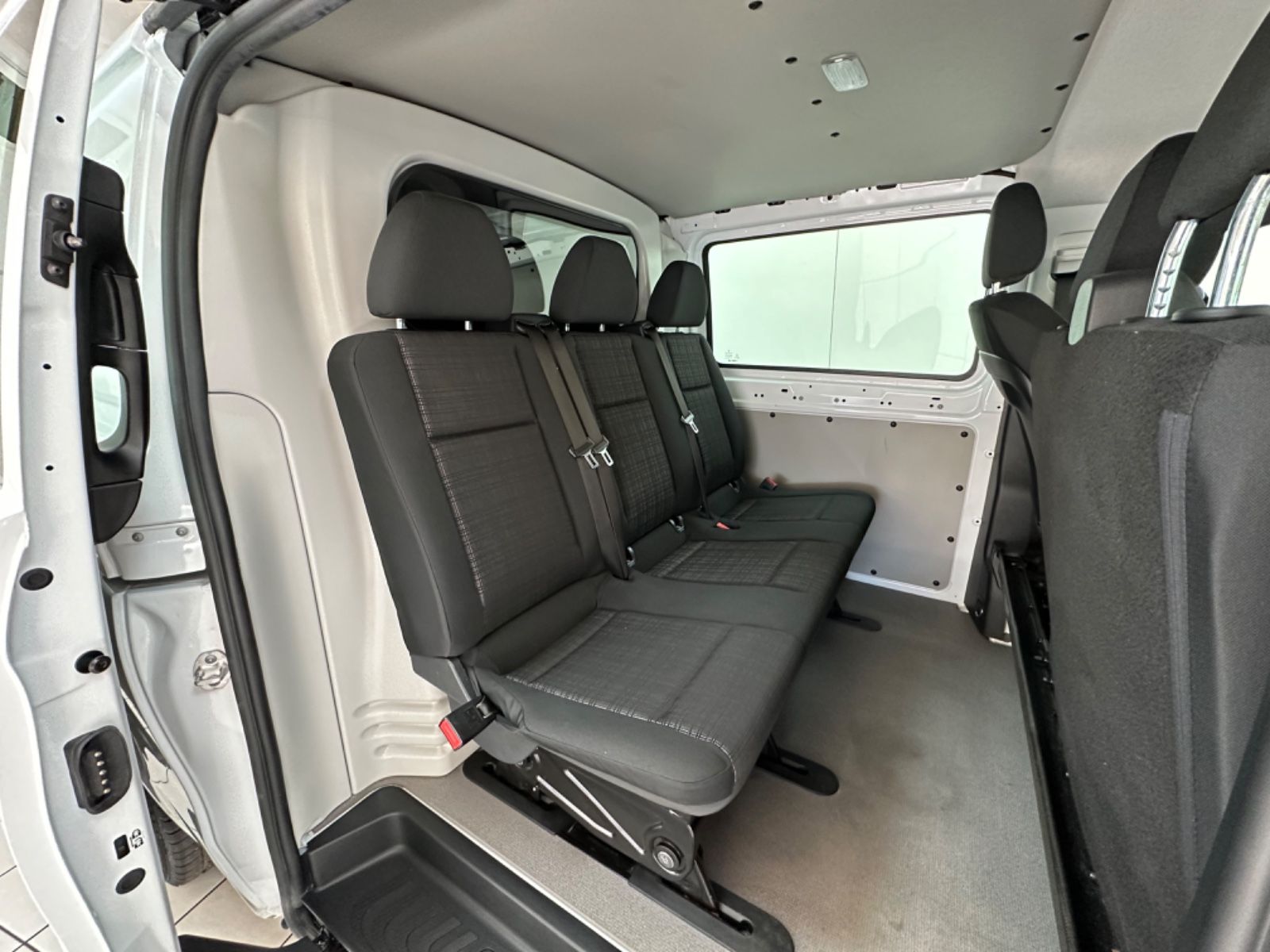 Fahrzeugabbildung Mercedes-Benz Vito Mixto 111 CDI FWD *extralang*PDC