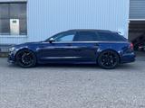 Audi RS 6 Avant 4.0 TFSI quattro * PANO * B & O - blaue Audi RS6