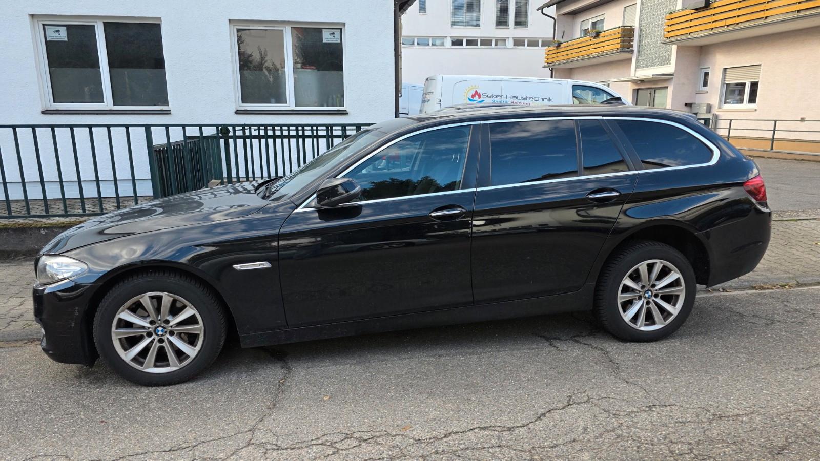 BMW 520 2013 — салон