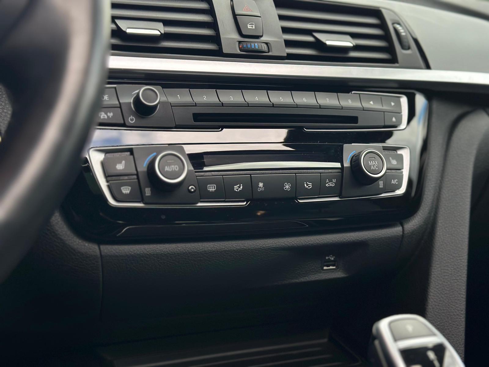 BMW 330i M SPORT PAKET* HUD#PANO#AHK#SPUR#ACC#LED - Image 13