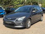 Hyundai i30 cw Classic *Klima*Kombi* - Hyundai i30 aus 2011 mit Benzin-Antrieb: Kombi
