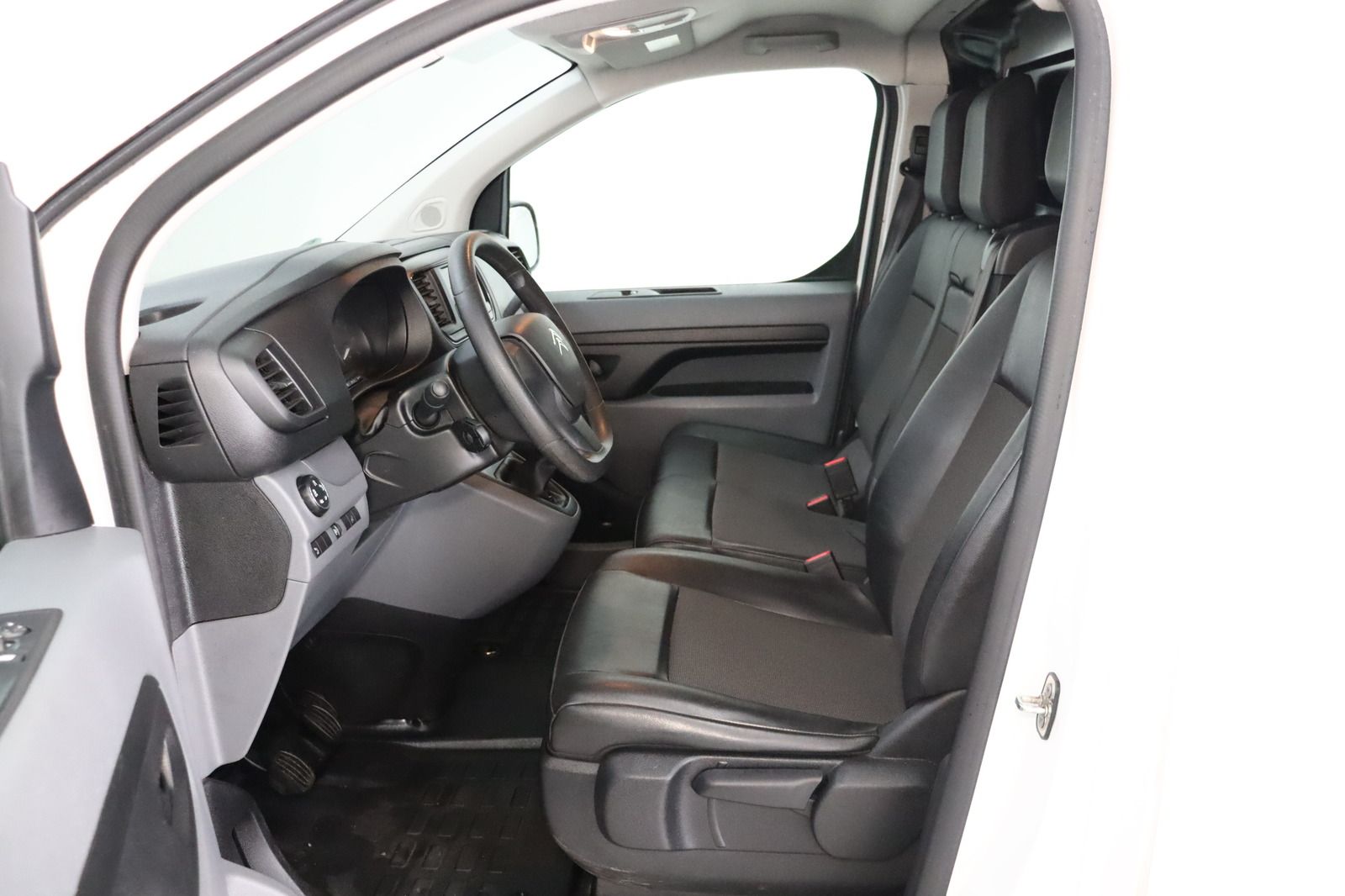 Fahrzeugabbildung Citroën Jumpy Kasten L2H1 * Klima * AHK