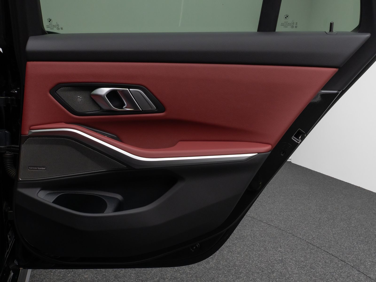 Fahrzeugabbildung BMW 330i M Sport Panorama Kamera DAB H/K DrivAssist