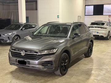 Volkswagen Touareg - 2